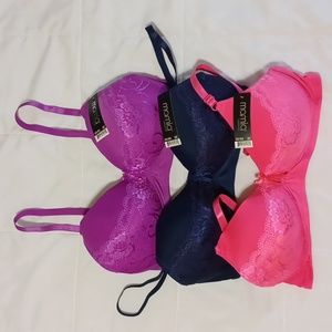 Three (3) Mamia 36C molded cups, padded cups. Item #100723-11